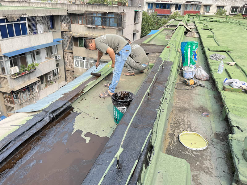 屋頂漏水用油性聚氨酯還是水性