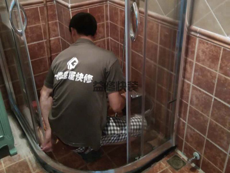 盧灣區馬桶漏水怎么辦_上海盧灣區廁所坐便器漏水維修公司(圖3)