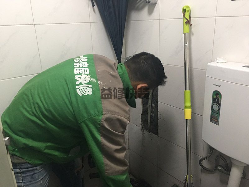 南充天窗漏水怎么辦,檢查一下排水口是否被灰塵堵塞(圖1)